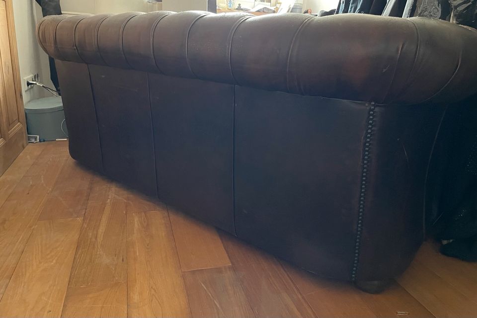 Chesterfield 3-er Sofa Original used nachhaltig Antik Dreisitzer in Kürten