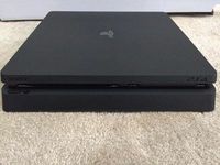 Playstation 4  slim 500GB mit Controller sehr guter Zustand Nordrhein-Westfalen - Velbert Vorschau