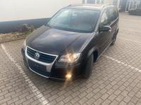 VW Touran Cross Touran Automatik TÜV 03/2027 Nordrhein-Westfalen - Moers Vorschau