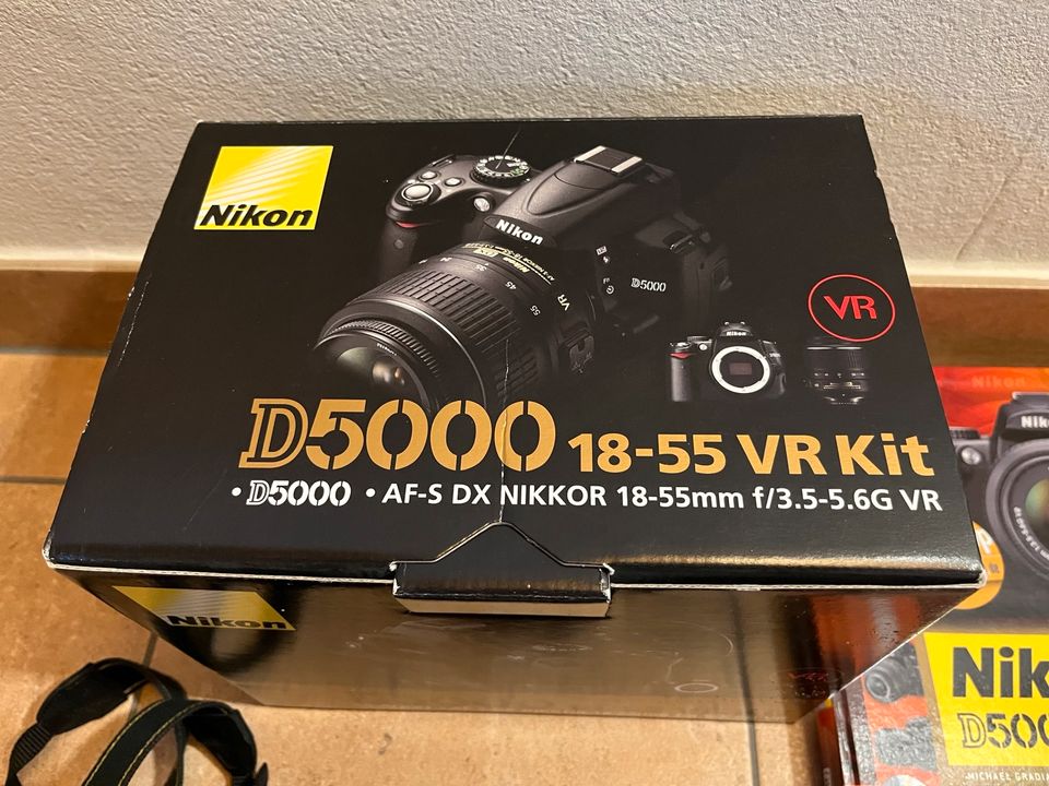 Nikon D5000 18-55 VR Kit Spiegelreflexkamera in Lützelbach