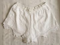 SHORTS Hippie Boho Ibiza Hose Häkel Spitze Vintage Gr. 38 S/M Bayern - Buckenhof Mittelfranken Vorschau