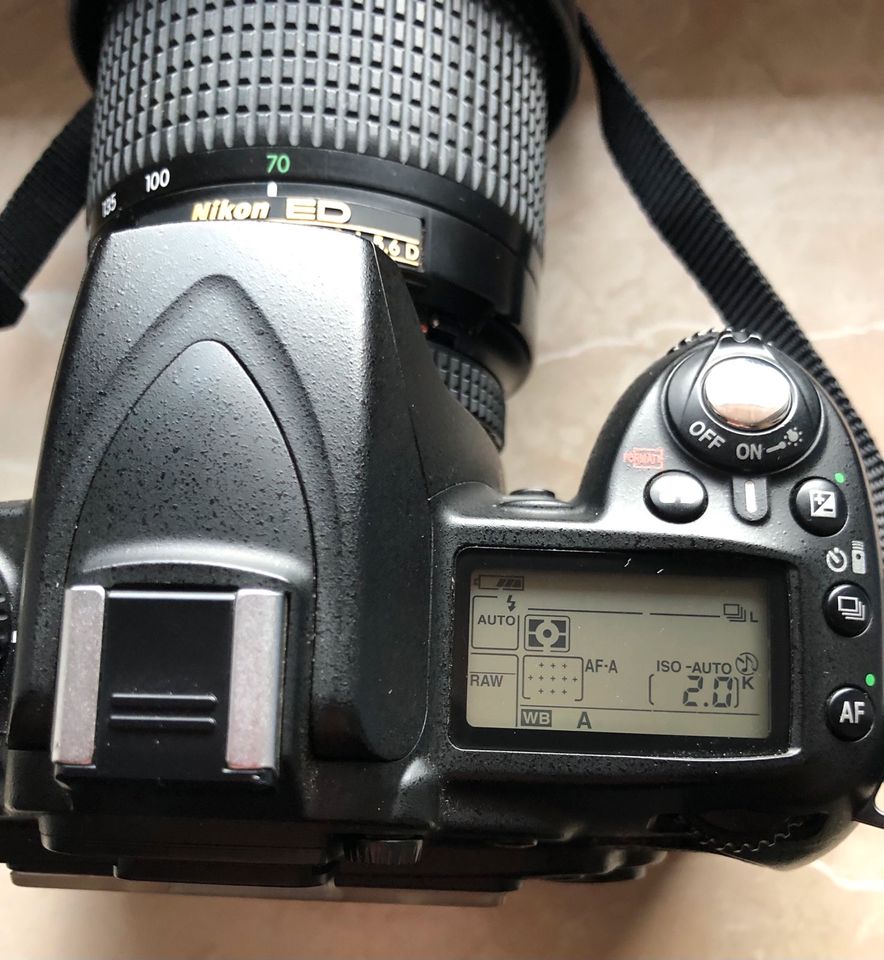 Nikon D90 Spiegelreflexkamera in Wallhalben
