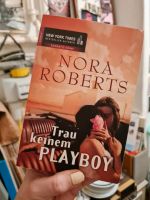 Nora Roberts 'trau keinem playboy' taschenbuch zu verschenken Friedrichshain-Kreuzberg - Friedrichshain Vorschau