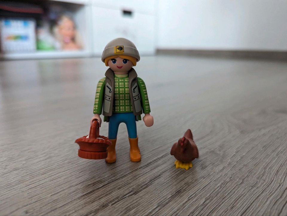 Playmobil Frau mit Huhn in Offenbach