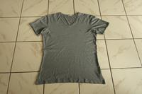 CALVIN KLEIN JEANS T-Shirt Gr. XL Grau V-Ausschnitt Herren Hessen - Lorch Vorschau