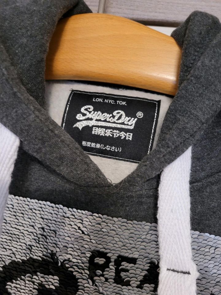 Superdry Sweatshirt/Hoodie Damen gr. 44 neuwertig mit Pailletten in Neumünster