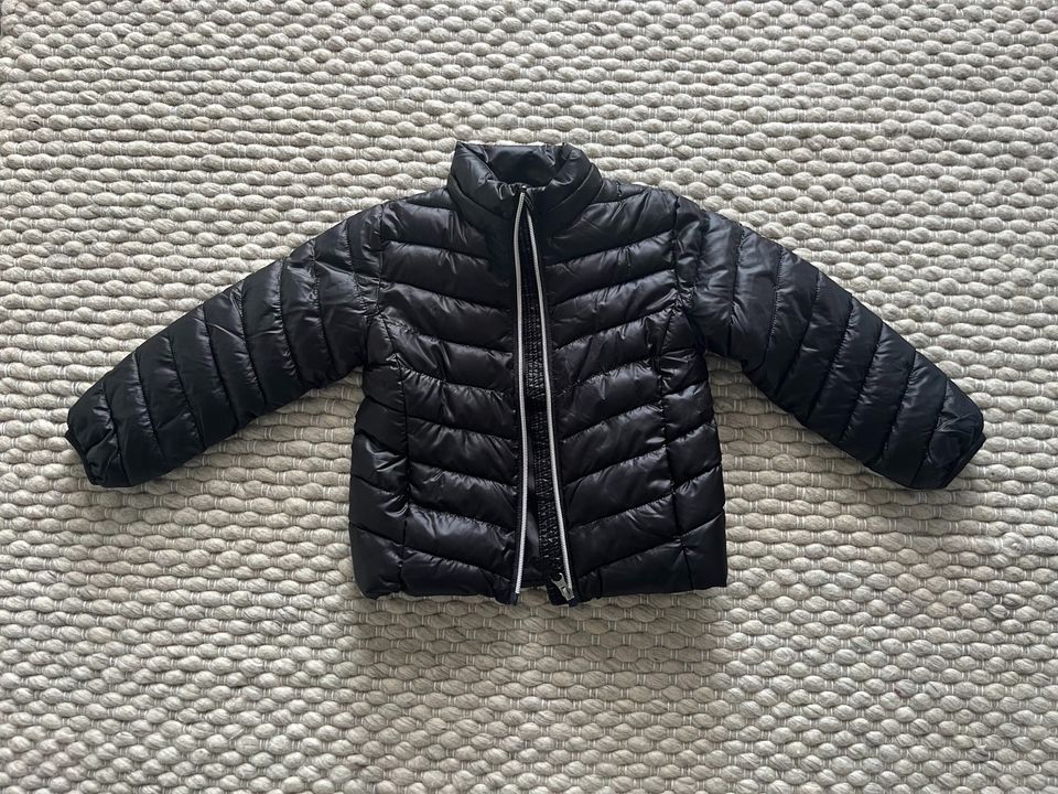 Leichte Daunenjacke H&M Größe 98/104 in Düsseldorf