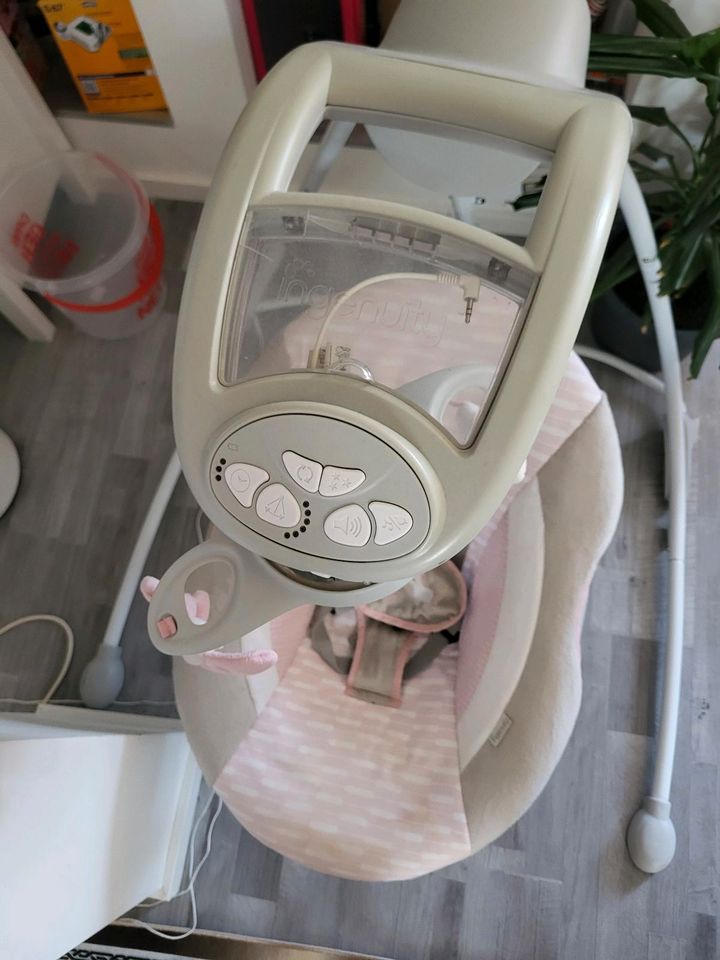 Elektrische Babyschaukel ❗️muss raus bis Montag ‼️ in Kirchheim am Neckar