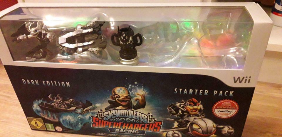 Skylanders Superchargers Starter Pack Black Edition WII in Leidersbach