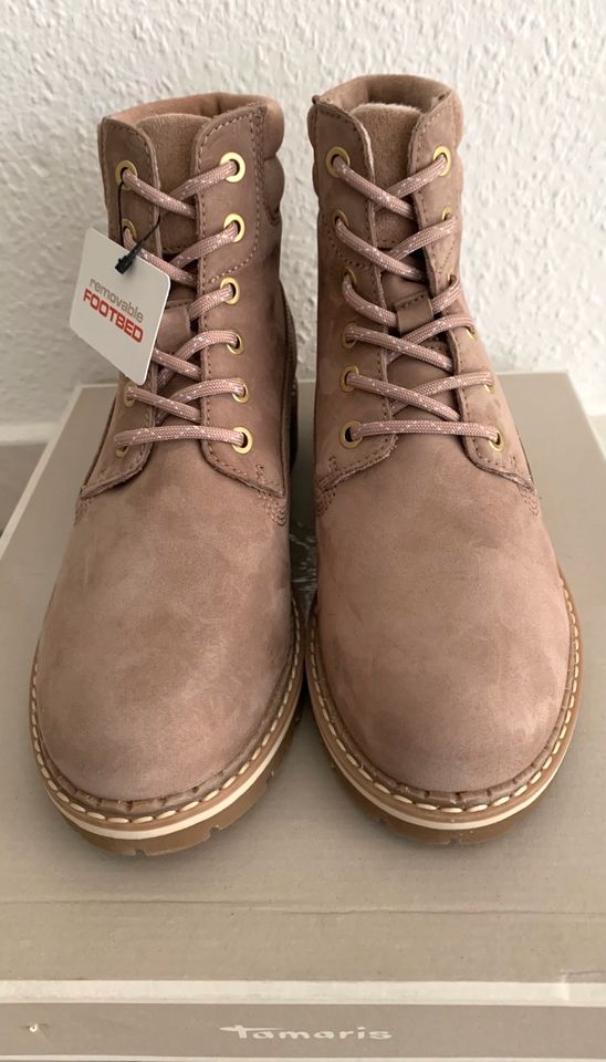 Neue Schnürschuhe Stiefeletten Echtleder von Tamaris Gr 39 in Kolkwitz