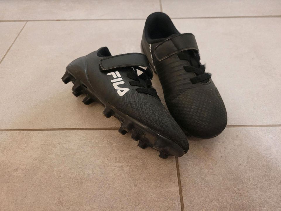 Fußballschuhe FILA in Magdeburg