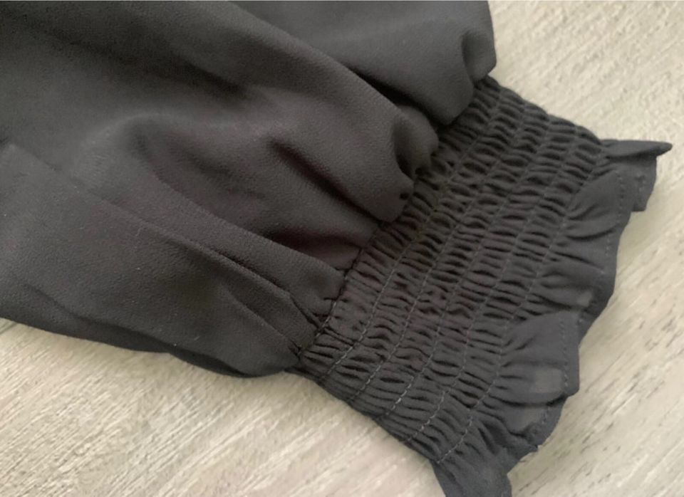 H&M Damen Bluse Gr 34 Schwarz Langarm in Edewecht