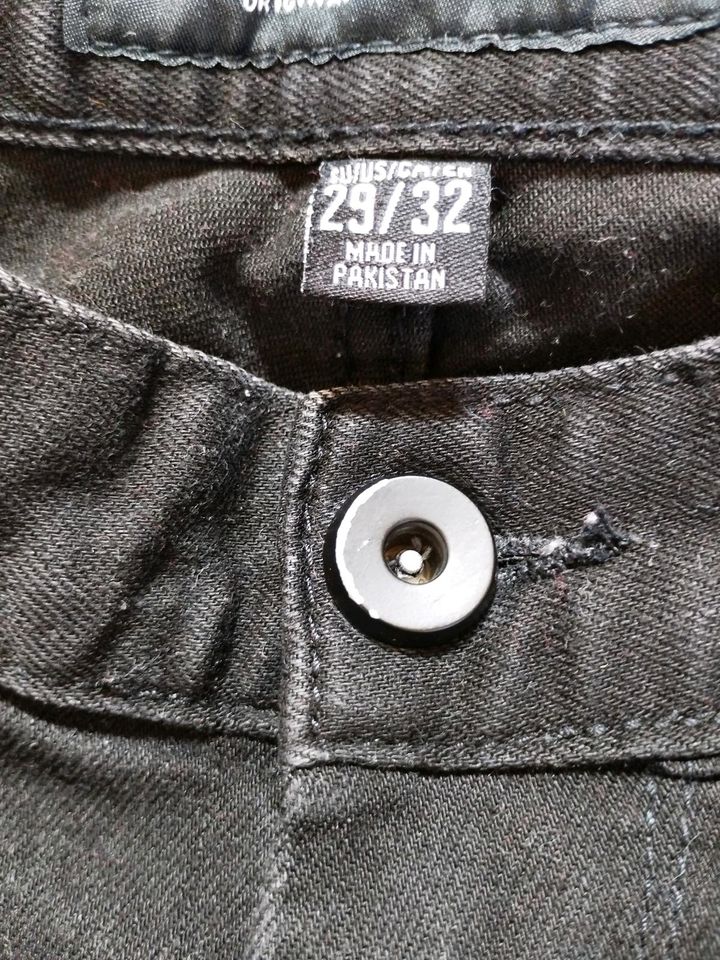 Schwarze Hose Größe 29/32 Smog slim straight fit in Landau in der Pfalz