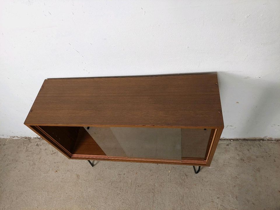 Vintage Kommode Sideboard Holzschrank Vitrine 60er 70er DDR Retro in Leipzig