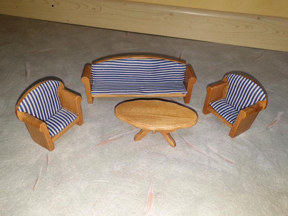 Puppenhaus komplett mit Einrichtung Miniatur Möbel in Höpfingen