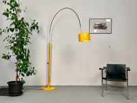 Joe Colombo Oluce Coupe Bogen-Lampe gelb | 60er Design Stehlampe Duisburg - Duisburg-Süd Vorschau