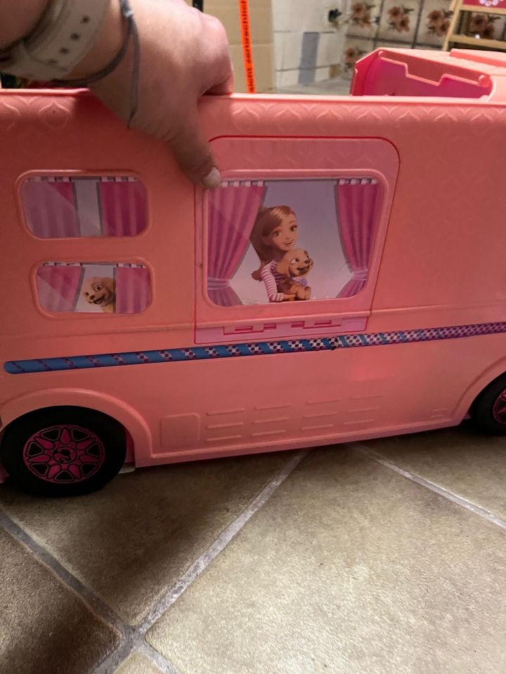 Barbie Super Abenteuer Camper in Duisburg