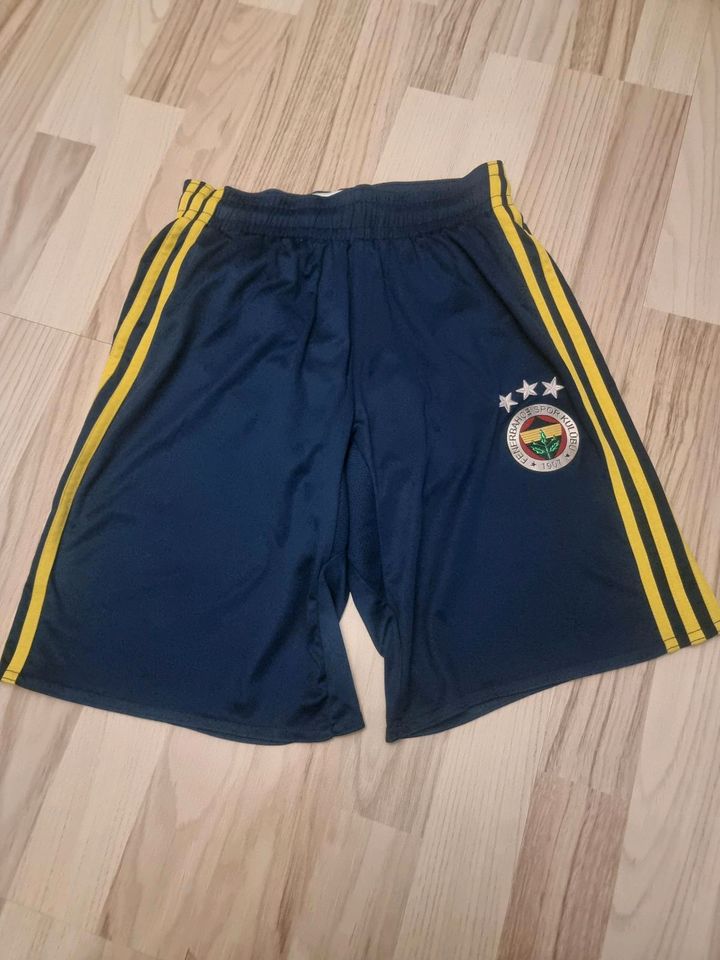 Fenerbahçe Trikot mit Short für Kinder in Burgdorf