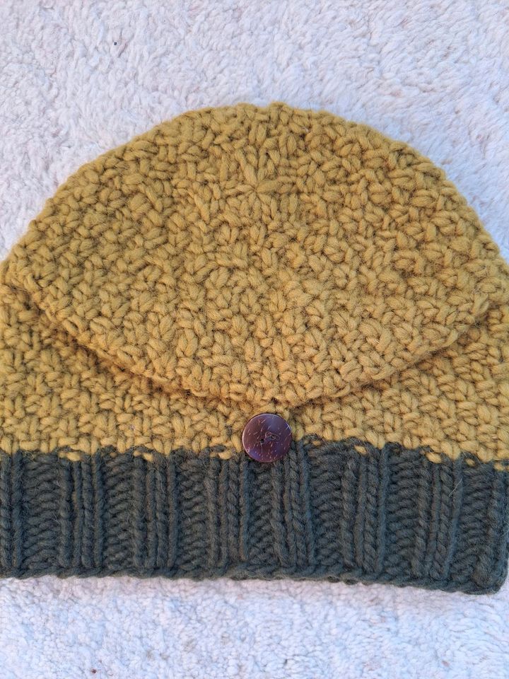 Kusan Mütze/ Beanie Button down floppy Beret in Lohfelden