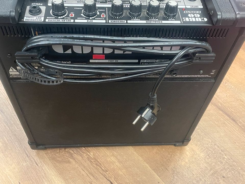 Roland Cube 60 Gitarren Amp in Berlin