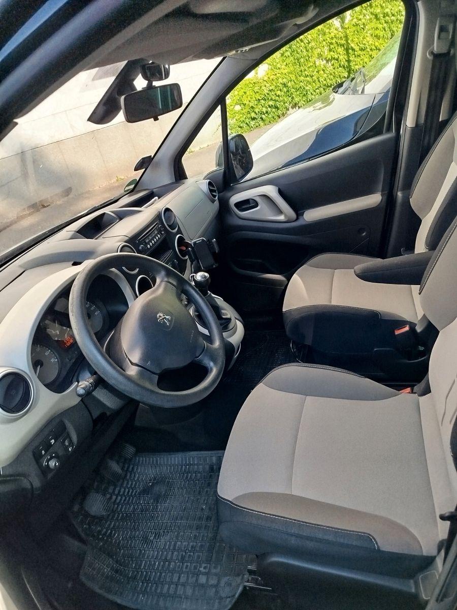 Abbildung des Autos Peugeot Partner Tepee - …