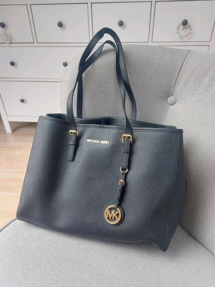 Michael Kors Tasche in Wiesbaden