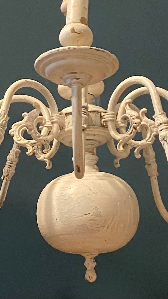 Kronleuchter massiv, weiß, antik Lampe in Frankfurt am Main