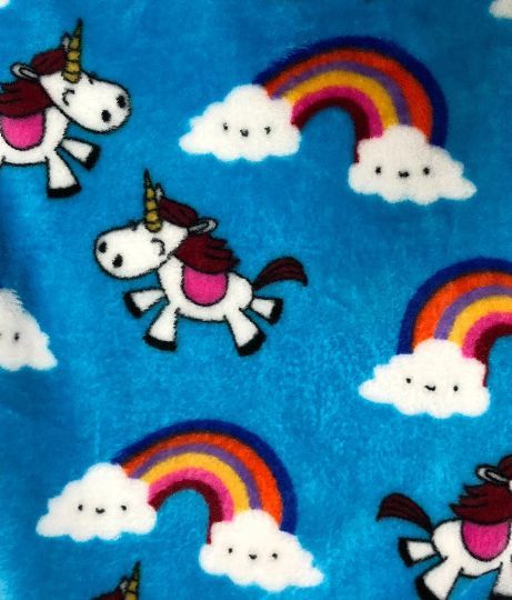 Restepaket Wellnessfleece  Einhorn Regenbogen in Frauenwald