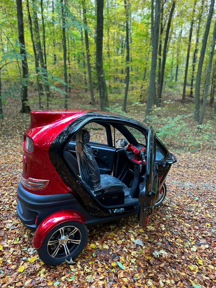 E roller E Dreirad Elektro Kabinroller 25-45 km/h in Bielefeld