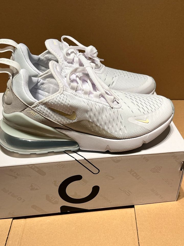 Nike Damen air Max 270 in Neumünster