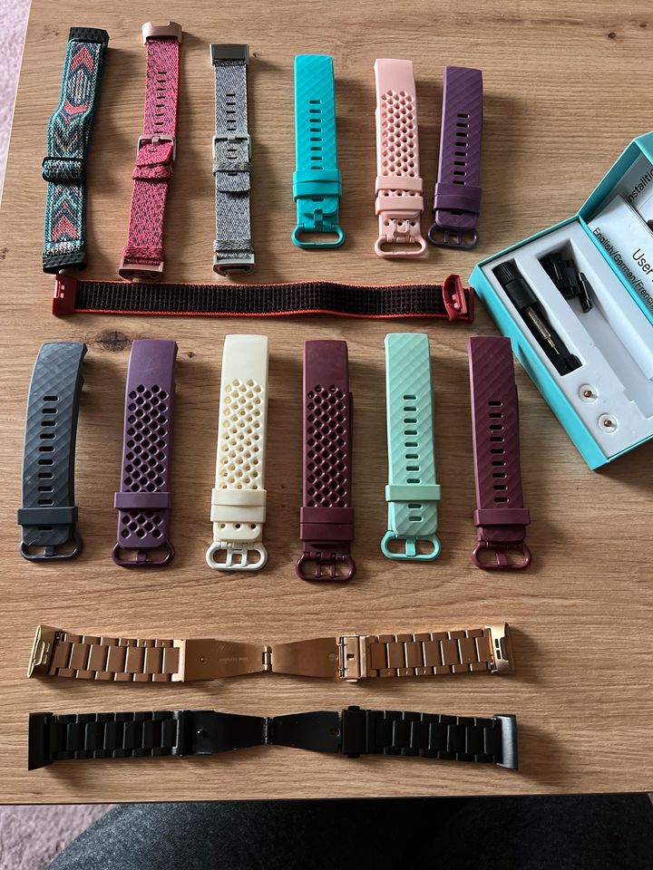 Fitbit Charge 4 Armbänder in Thüringen - Eisenach | eBay Kleinanzeigen ist  jetzt Kleinanzeigen