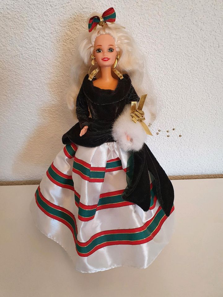 Barbie "Happy Holidays" von 1994 in Löffingen