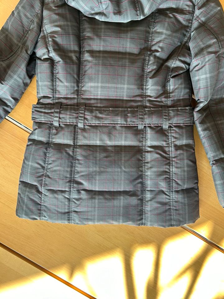 Esprit Winterjacke / Steppmantel, Gr. 36 in Erolzheim