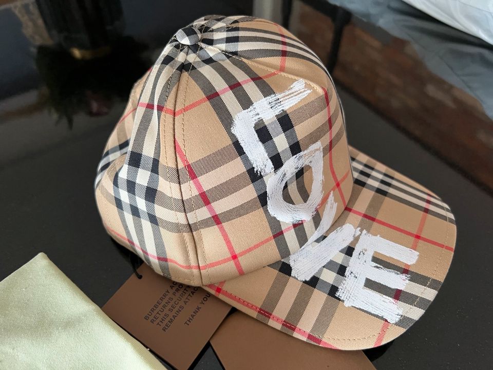 Burberry Love Basecap  Vintage M !NEU! Original!! in Möser