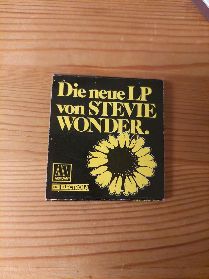 NEU, Stevie Wonder "(Journey through) The Secret Life of Plants" in Nastätten