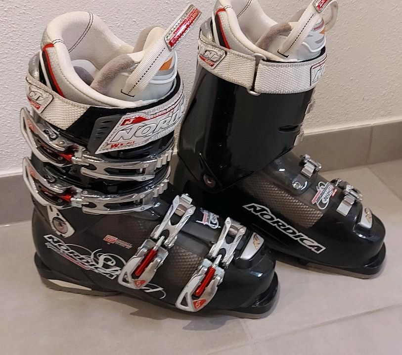 Damen Skischuh Nordica Gr. 24 / 24,5 -> 38 / 38,5 in Bad Kötzting