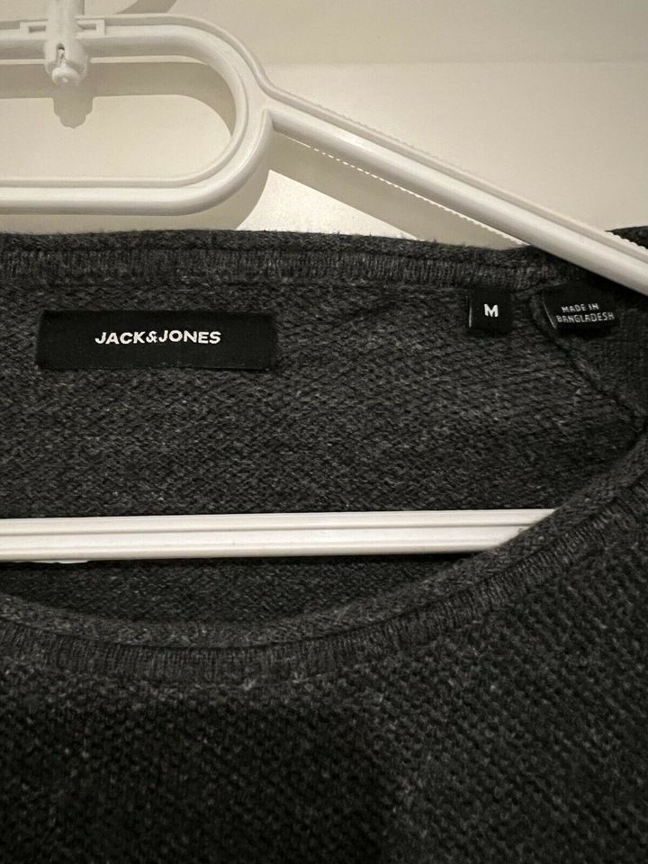 2x Jack and Jones Herren Pullover Gr.M in Scharbeutz