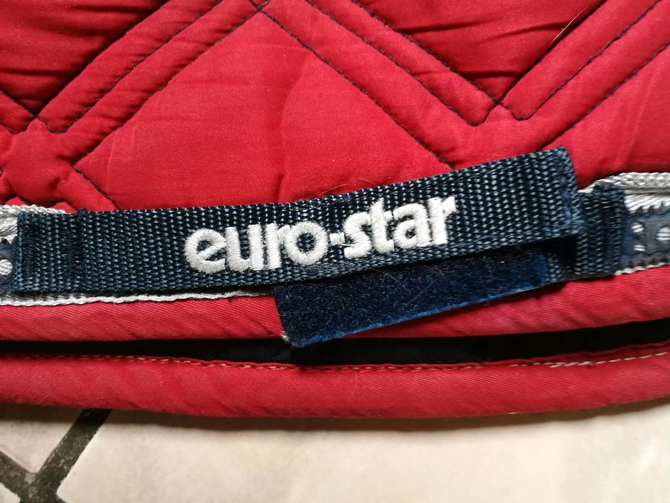 Euro-Star Dressur Schabracke rot DR in Rabenstein/Fläming