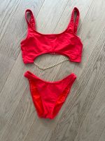 Roter Bikini mit cutout und Ketten Detail München - Bogenhausen Vorschau