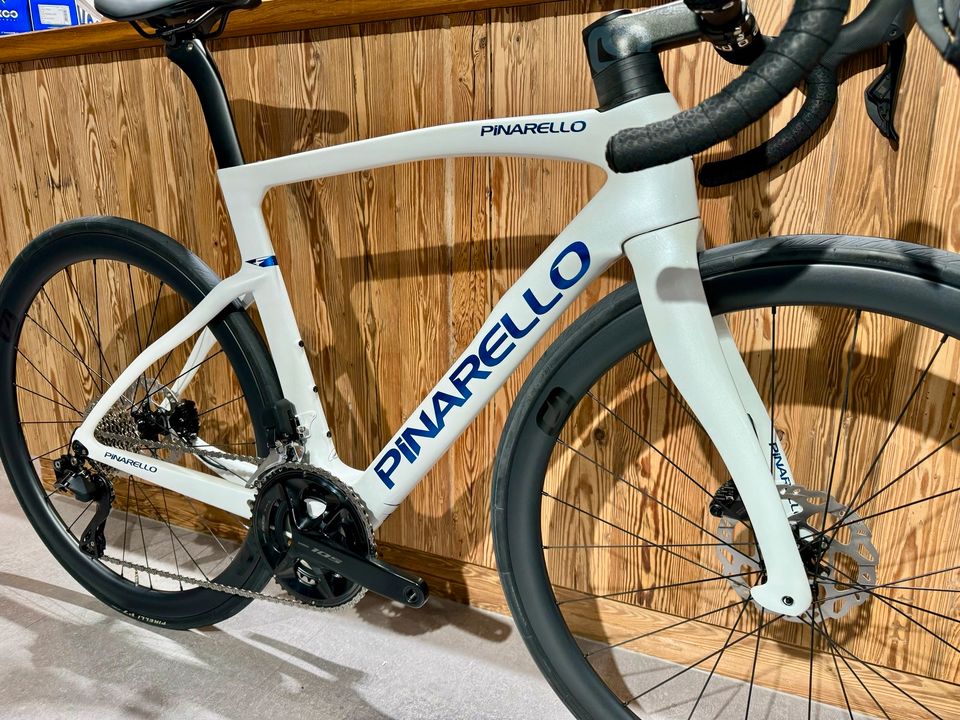 Pinarello F5 2024 in 56 in Hohenfurch