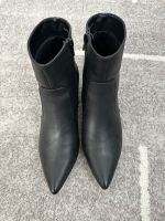 Elegante Schuhe kurze Stiefel mit kleinem Absatz Saarland - Schwalbach Vorschau