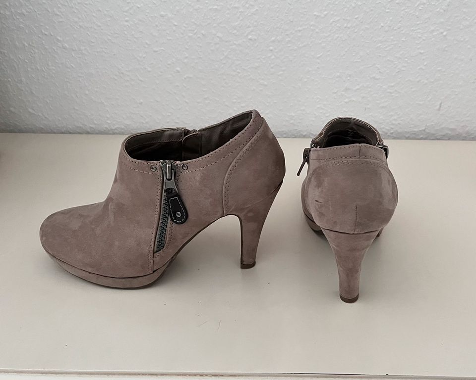 Stieletto Pumps high heels beige 38 in Stadtlohn