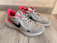 Nike Schuhe Größe 37,5 Nordrhein-Westfalen - Menden Vorschau