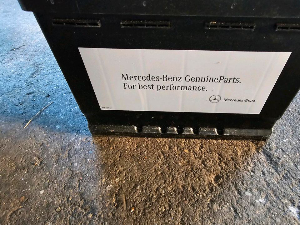 Mercedes benz original Autobatterie AGM in Berlin