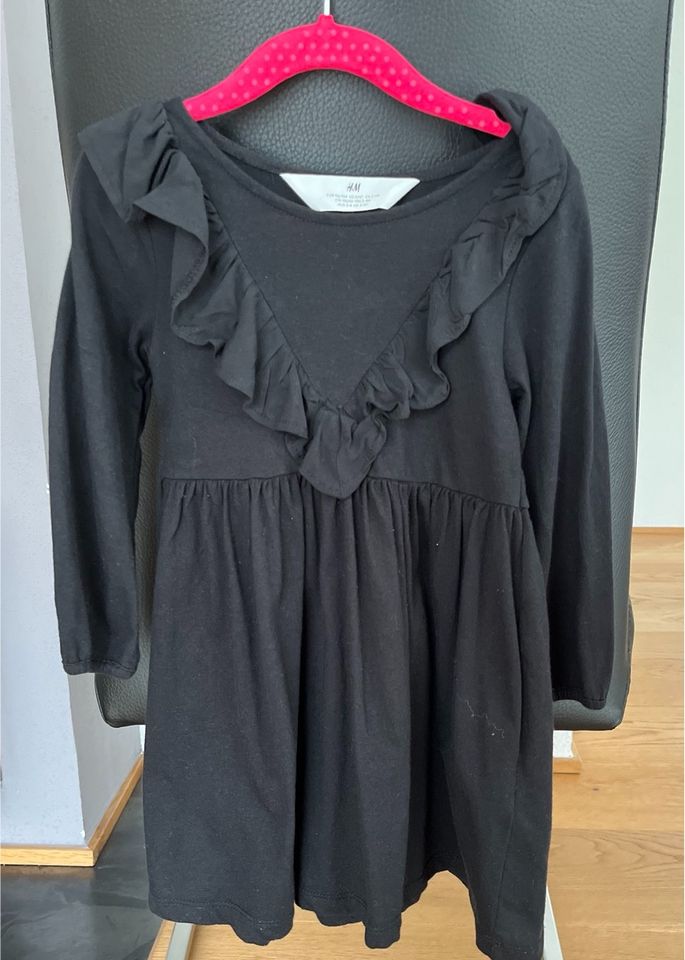 Kleid H&M schwarz 98/104 in Baienfurt