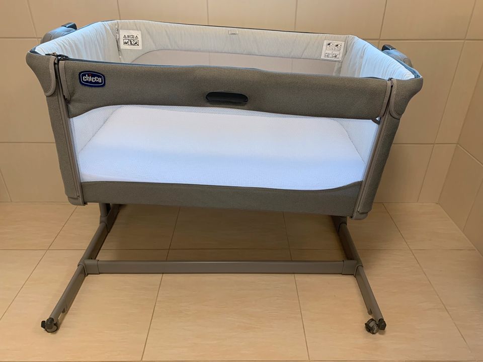 Chicco next2me - Beistellbett, Stubenwagen, Wiege in Seevetal