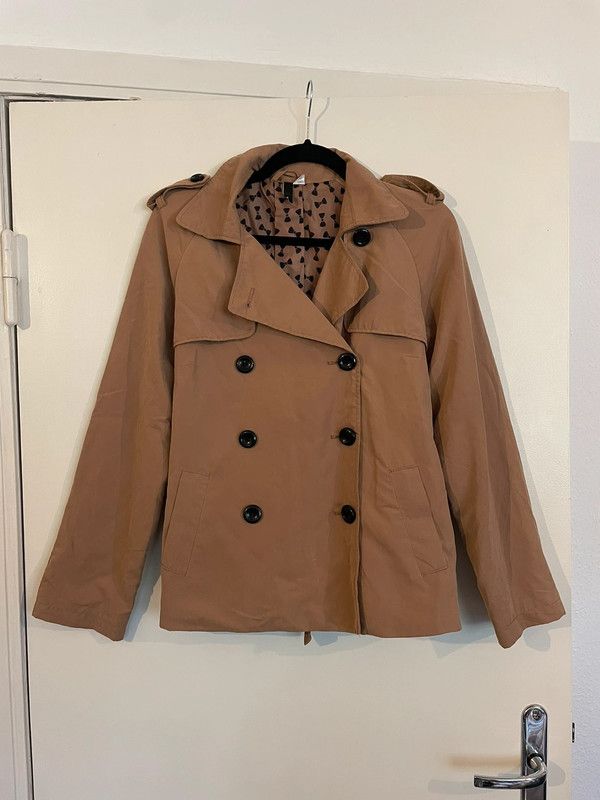 Camel Braun Kurzer Trenchcoat Jacke Basic Gürtel H&M 38 in Bremen