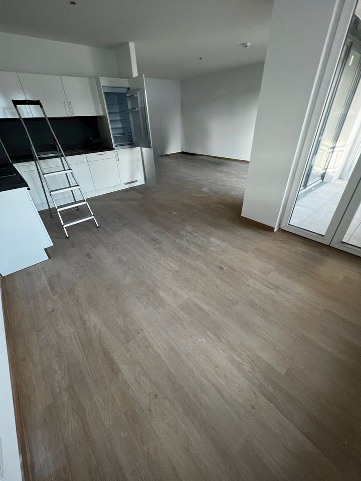neuwertige 3 Raum Wohnung mit EBK und Balkon in Dresden