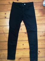Schwarze Skinny Jeans, H&M, Größe 40, Röhrenjeans Leipzig - Plagwitz Vorschau