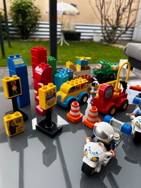 Lego Aufbewahrungsbox + diverse LEGO DUPLO Bausteine in Lippstadt